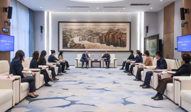 见北京银行西安分行党委书记吴欣毅.jpg