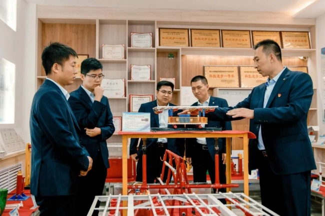 1793232087139091.jpeg 实现创新赋能迈新阶.jpg